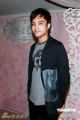 幻灯：周永恒赵颂茹摆婚宴 宁进卷入陈志云案受追访