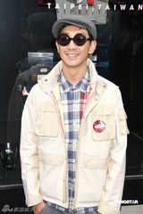 幻灯：陈冠希台北开店六月复出 称不知Lucas是谁