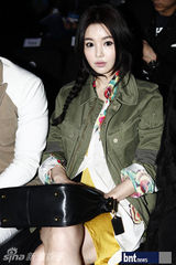 组图：2AMDavichi等明星出席首尔时装秀