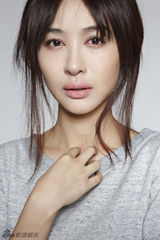 组图：李菲儿清暖素颜写真洒泪惹人怜