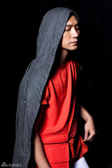 组图：黄觉写真散发搞怪功力 自嘲耍宝有心得