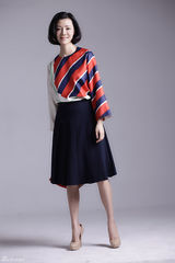 组图：车晓文艺范儿写真曝光 短发知性从容优雅