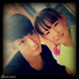 组图：柯震东一家月初游内蒙 爸妈恩爱哥哥帅气