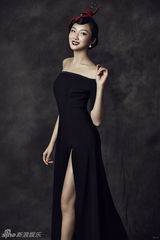 组图：林芮西夏日复古写真 怪趣帽子引时尚热潮