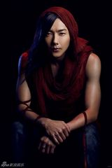 组图：黄义达全新概念写真曝光 演唱会正式开票