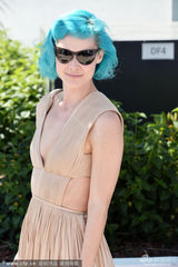 组图：伊娃-格林助阵《救赎》女汉子气场十足