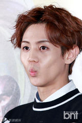 组图：《X战警》韩国试映 BEAST搞怪助阵