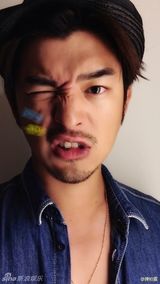 组图：自拍范本陈柏霖！卖萌耍帅颜值爆表