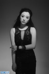 组图：章婷婷神秘魅惑写真 公主发型面妆清冷