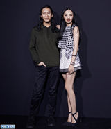 组图：姚晨优雅亮相活动 红唇耀眼美腿修长