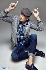 组图：马文龙痞态休闲大片 引领今夏光头风潮