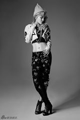 组图：陈梓童《go！精彩》发布 潮流写真曝光