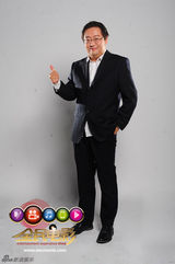 组图：《全民电影》束焕宣传照 分享编剧秘笈