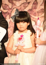 组图：吴京谢楠婚礼甜蜜亲吻 新娘有孕秀鸽子蛋