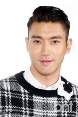 组图：崔始源郑雨盛李彩琳等众星亮相品牌展