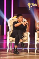 组图：张嘉译左小青亮相《爷们儿》安徽首映