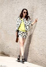 组图：黄小蕾时尚街拍 享受孕妈的最美时刻