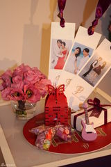 组图：陶喆婚宴现场摆甜蜜婚纱照 马英九送花篮