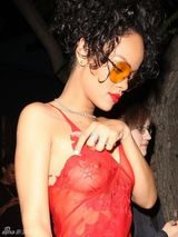 组图：传蕾哈娜卷入艳照门 真空透视旧照集锦