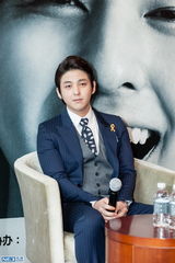 独家高清：金起范上海会粉丝 回归歌手身份催泪