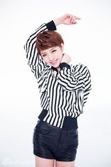 组图：UV GIRLS《紫外线》MV曝光 热辣舞蹈来袭