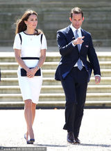 组图：凯特王妃白裙出席活动 长发飘逸甜美端庄