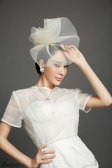 组图：张熙媛杂志大片 演绎复古新娘典雅气质