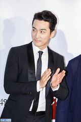 独家高清：金泰熙权相佑大咖齐捧场宋承宪新片