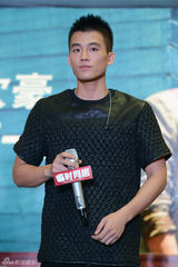 组图：《临时同居》曝主题曲 欧豪穿裙子热舞