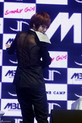 高清图：韩团MBLAQ新辑发布 透视装变性感妖男