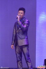 组图：Twins新城变红粉佳人 林峰帅气王祖蓝搞怪