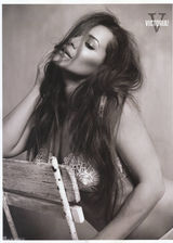 组图：女星维多利亚《FHM》吊带丝袜曲线迷人