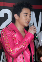 组图：2PM亮相巡演记者会 中国南京等数站演出确定