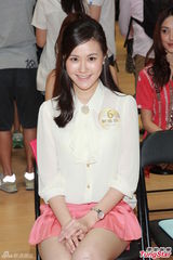 组图：李克勤担任港姐导师 望佳丽有好回忆