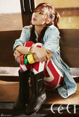 高清组图：韩星崔江熙雨靴写真靓丽抢眼