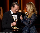 组图：布莱恩获剧情最佳男主角 朱莉娅-罗伯茨蓝裙颁奖