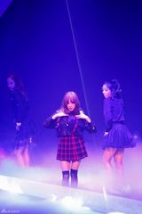 独家：少女时代TTS热辣献唱 下叉劈腿秀舞功