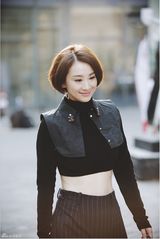 组图：穆婷婷时尚街拍 打造职业女神范