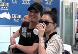 独家：高圆圆机场送赵又廷离京 闸口秀恩爱