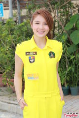 组图：森美被称大叔感伤心 搭档四女缤纷靓丽