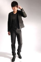 组图：《最美和声》苟乃鹏私照曝光揭成长史