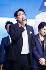 组图：朴有天李钟硕秀智等助阵《鸣梁》