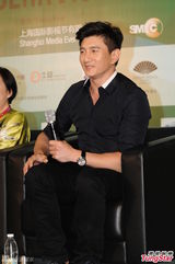 组图：吴奇隆亮相电视节 新戏女主不是刘诗诗