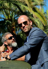 组图：《敢死队3》劲爆亮相 坦克开进戛纳大道