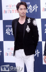 组图：韩星李振旭(李真旭)拍写真 变身都市暖男