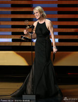 组图：莫拉《绝命毒师》获剧情类最佳剧本奖