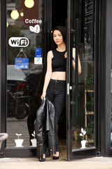 组图：姚星彤早秋时尚大片 蛮腰袅袅优雅率性