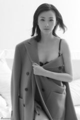 组图：林静灰色写真魅惑迷离
