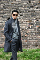 高清图：张亮米兰时尚之旅 男神气场十足