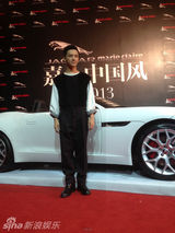 组图：《嘉人》盛典众星盛装出席拼礼服